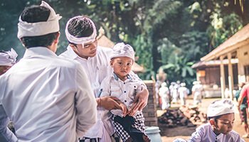 Viajes a Indonesia - Familia Balinesa